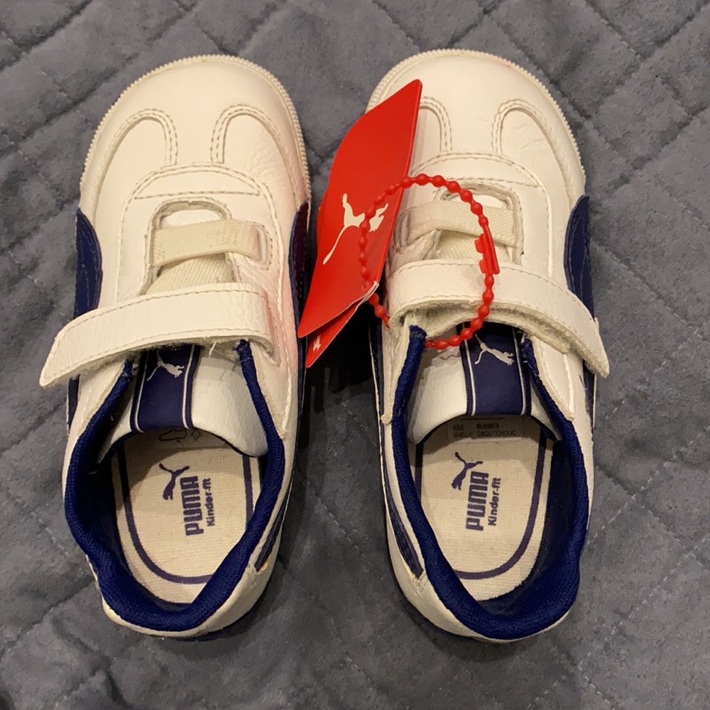 NWT Puma Blue and White leather upper Toddler Size 9 sneakers.
